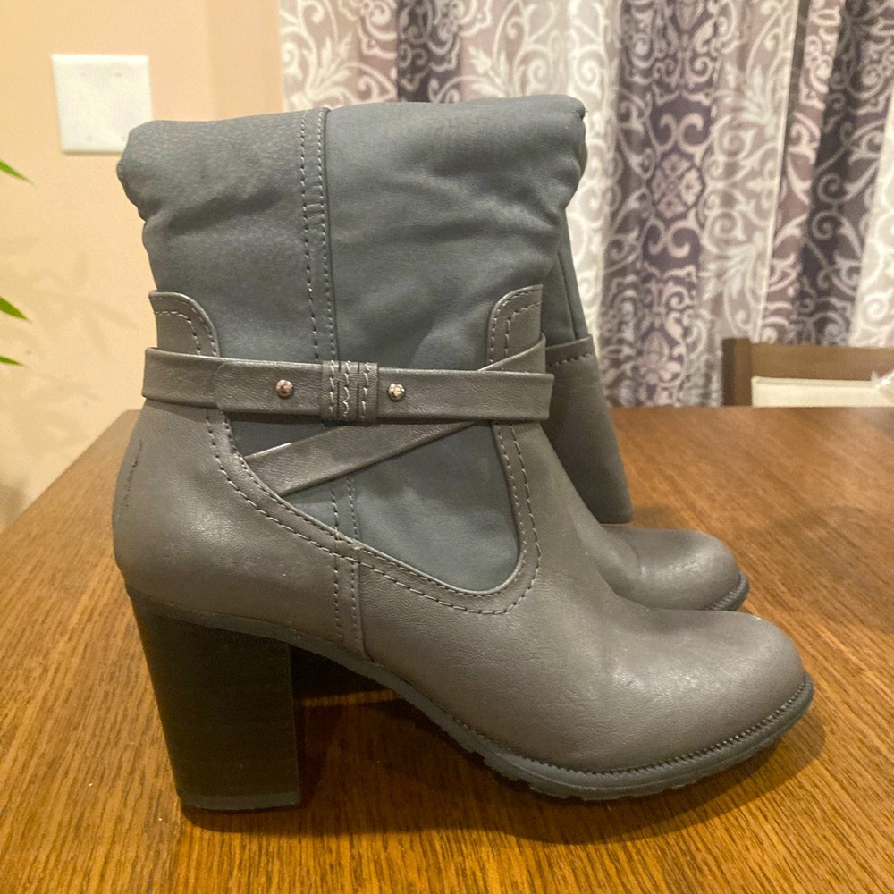 Gray boots. Excellent condition!